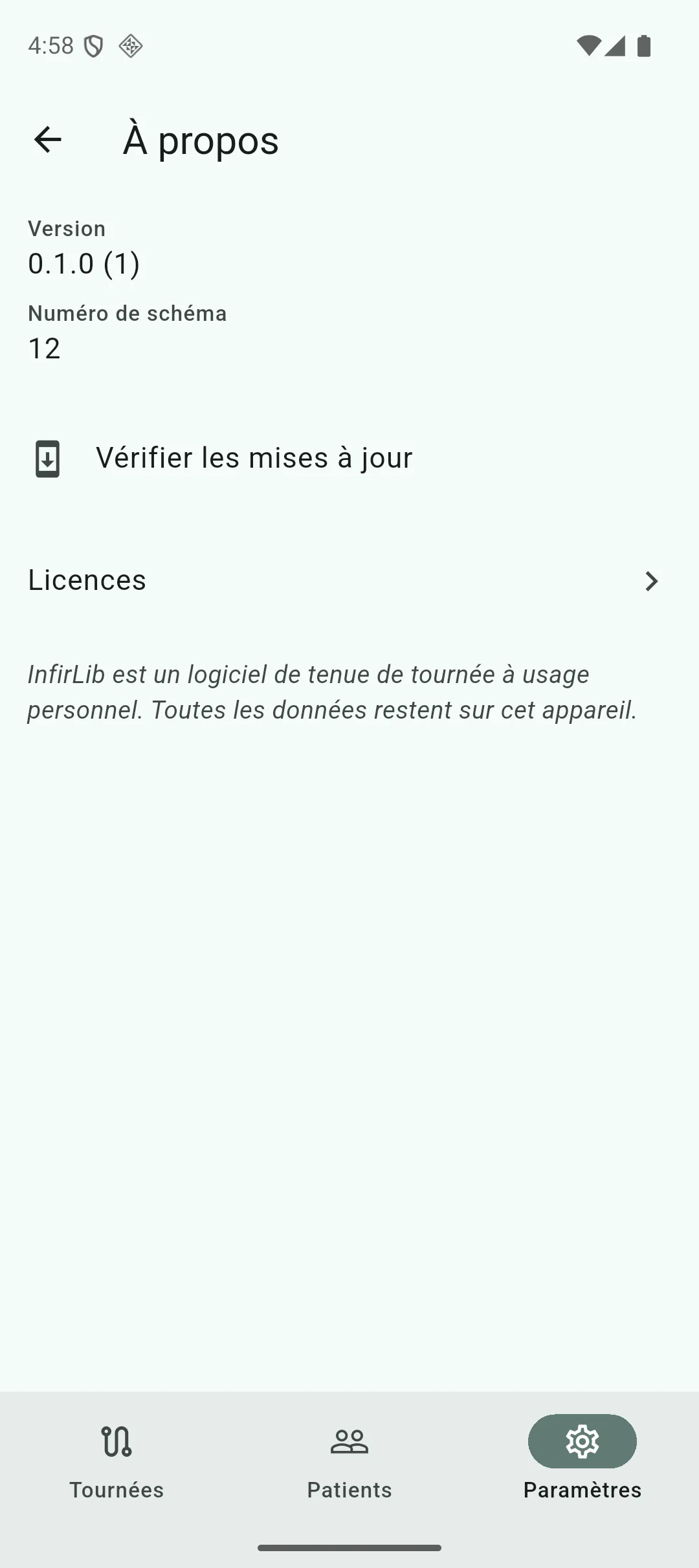 Écran « À propos » avec le numéro de version, le numéro de schéma et l’accès aux licences
