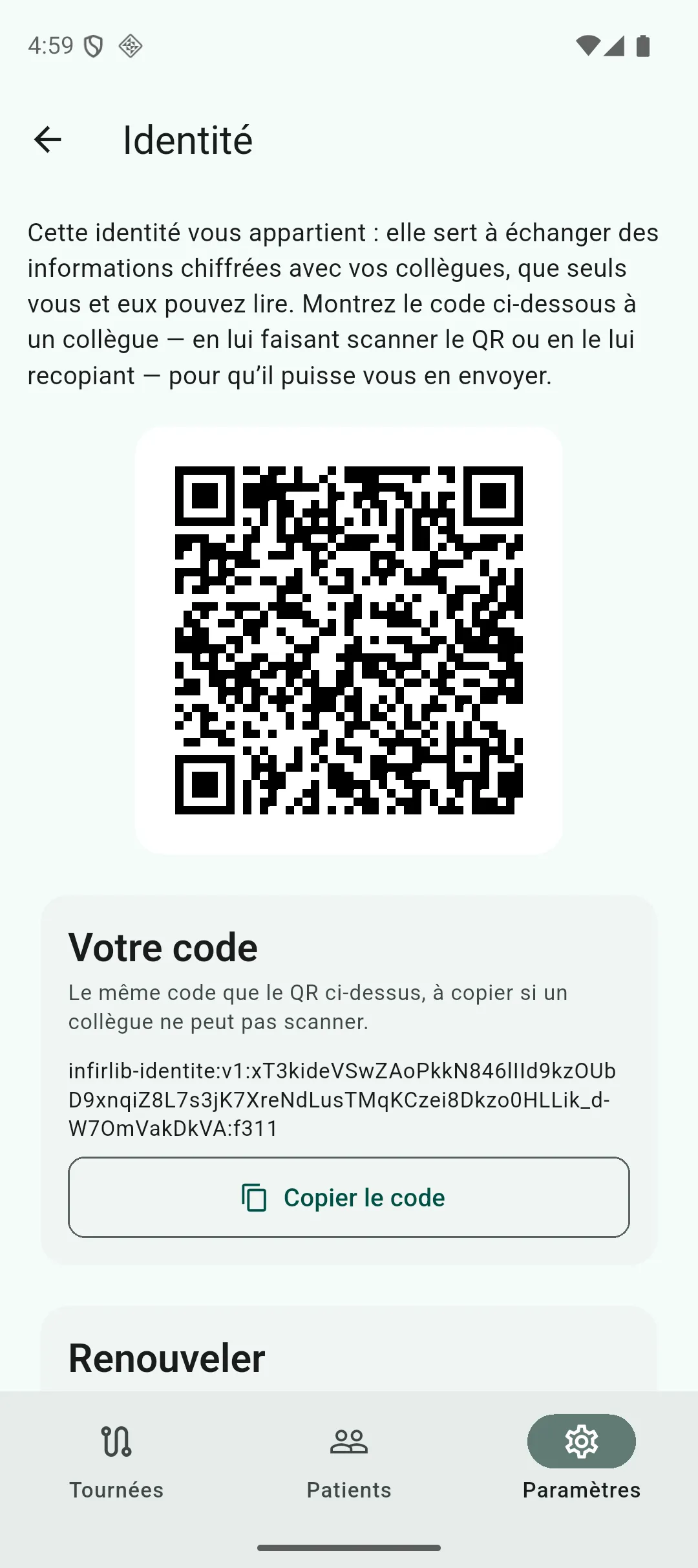 Écran d’identité chiffrée, avec le QR et le code correspondant sous forme de texte, ainsi que l’action de renouvellement