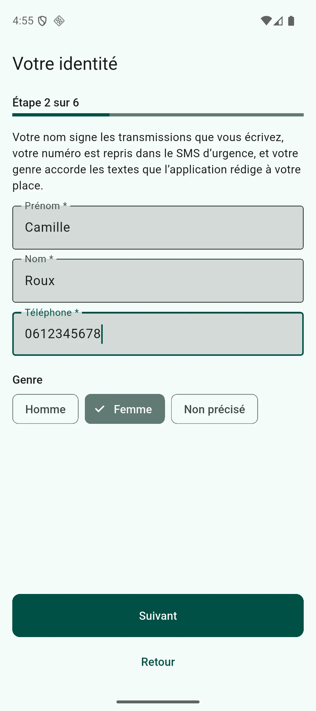 Écran de saisie de l’identité de la soignante, avec les champs prénom, nom, téléphone et le choix du genre