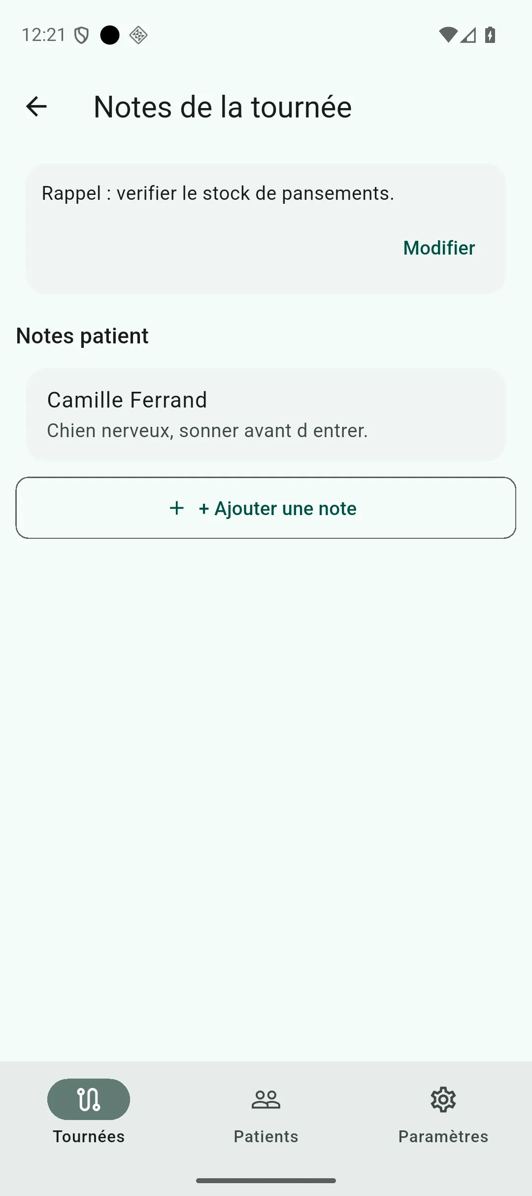 Écran Notes de la tournée, avec une note générale enregistrée et une note laissée pour un patient